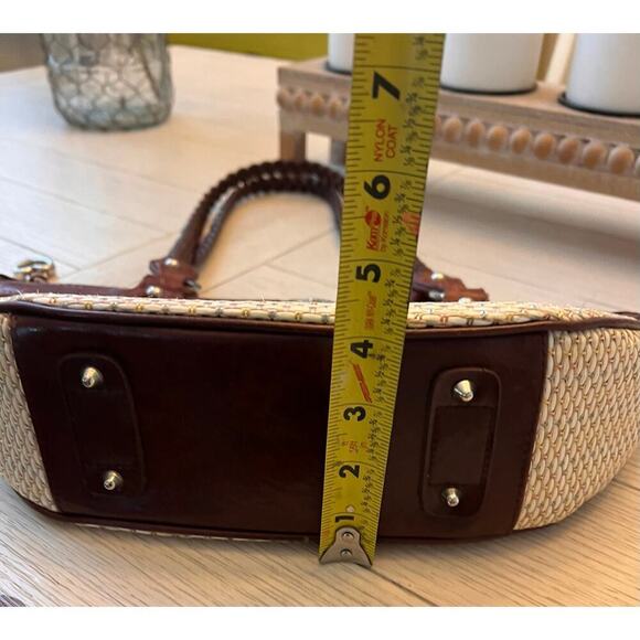 MC heart tan w/ brown embossed trim shoulder bag w/ zip closure silver feet - Picture 3 of 10